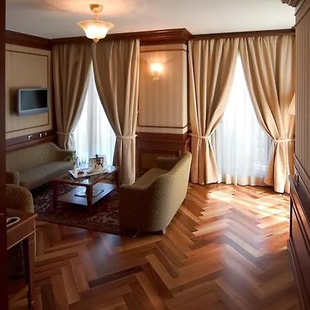 Ξενοδοχείο Manzoni 4*