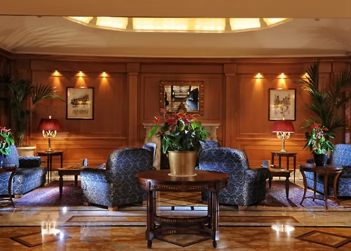 曼佐尼酒店 酒店